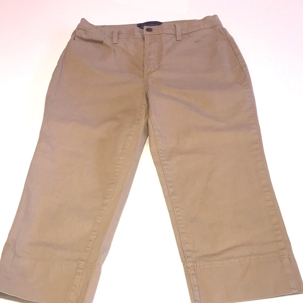 NYDJ lift tuck technology 
Khaki/ tan color  jeans Bermuda length size 8P